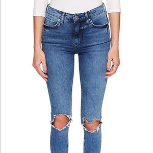 NWT Free People Busted Knee High Rise Skinny Jeans